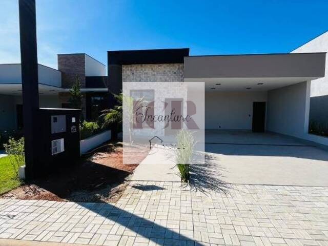#871 - Casa em condomínio para Venda em Araçoiaba da Serra - SP