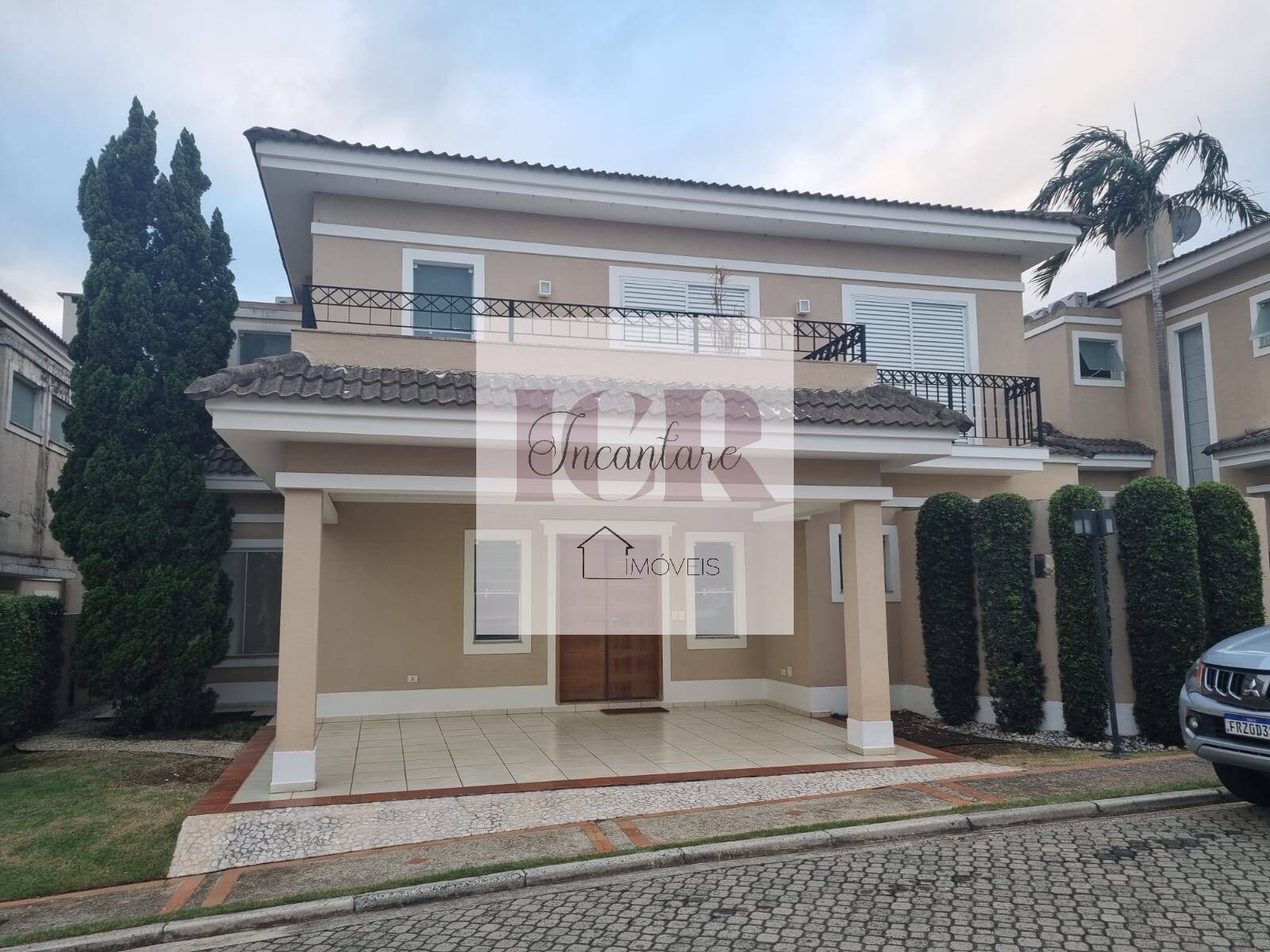 Casa de Condomínio à venda com 4 quartos, 245m² - Foto 2