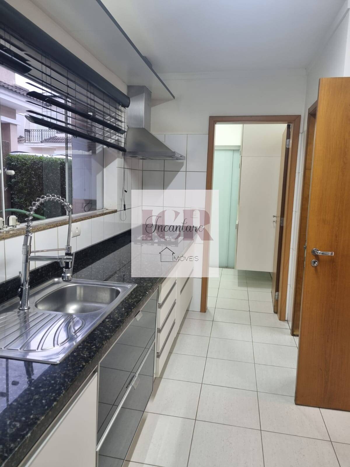 Casa de Condomínio à venda com 4 quartos, 245m² - Foto 21