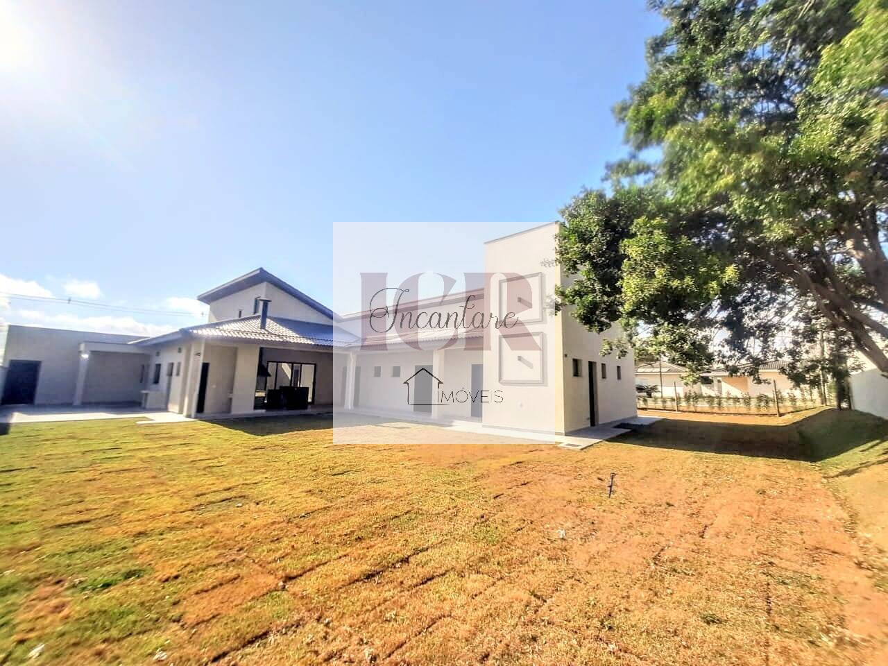 Casa, 3 quartos, 325 m² - Foto 1