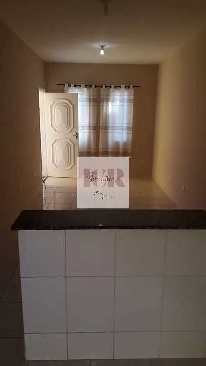 Casa à venda com 2 quartos, 80m² - Foto 3