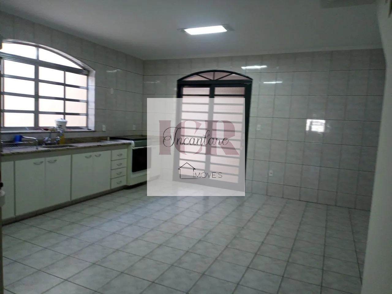 Sobrado, 3 quartos, 200 m² - Foto 2
