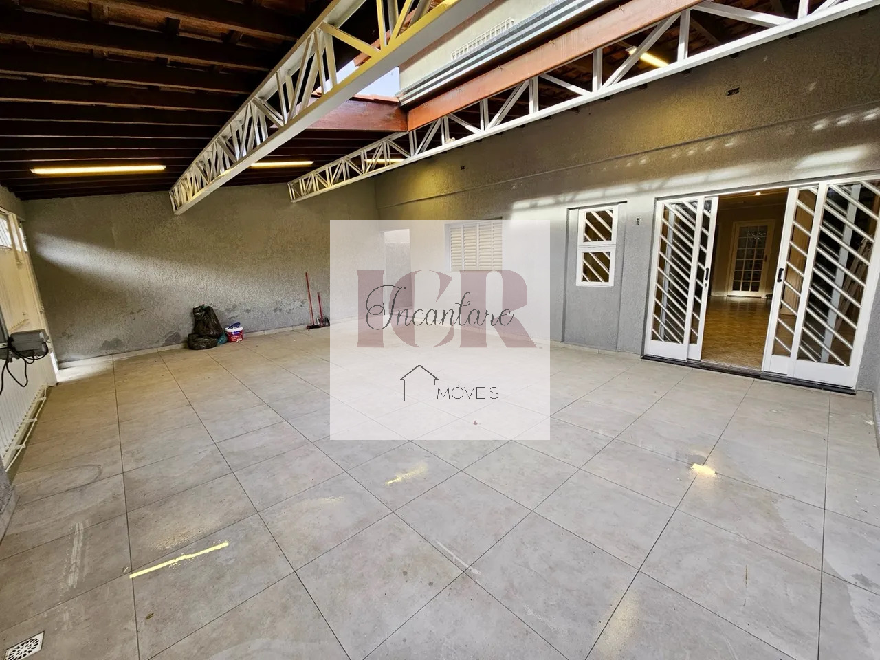 Sobrado, 4 quartos, 242 m² - Foto 1