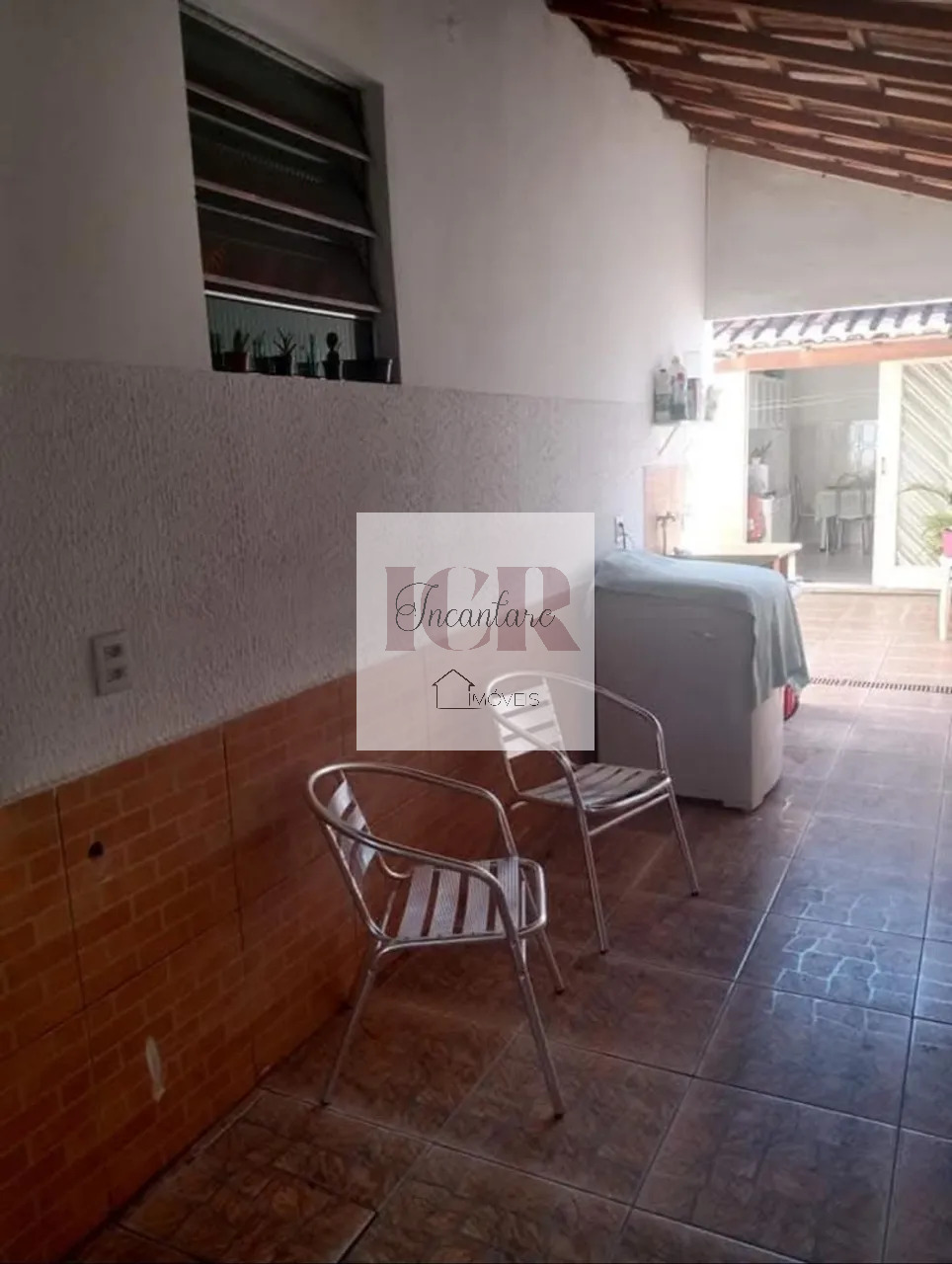 Casa à venda com 4 quartos, 112m² - Foto 2