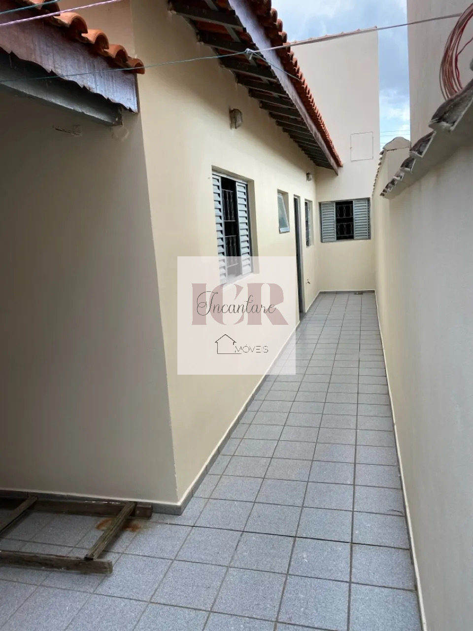 Casa à venda com 2 quartos, 95m² - Foto 1