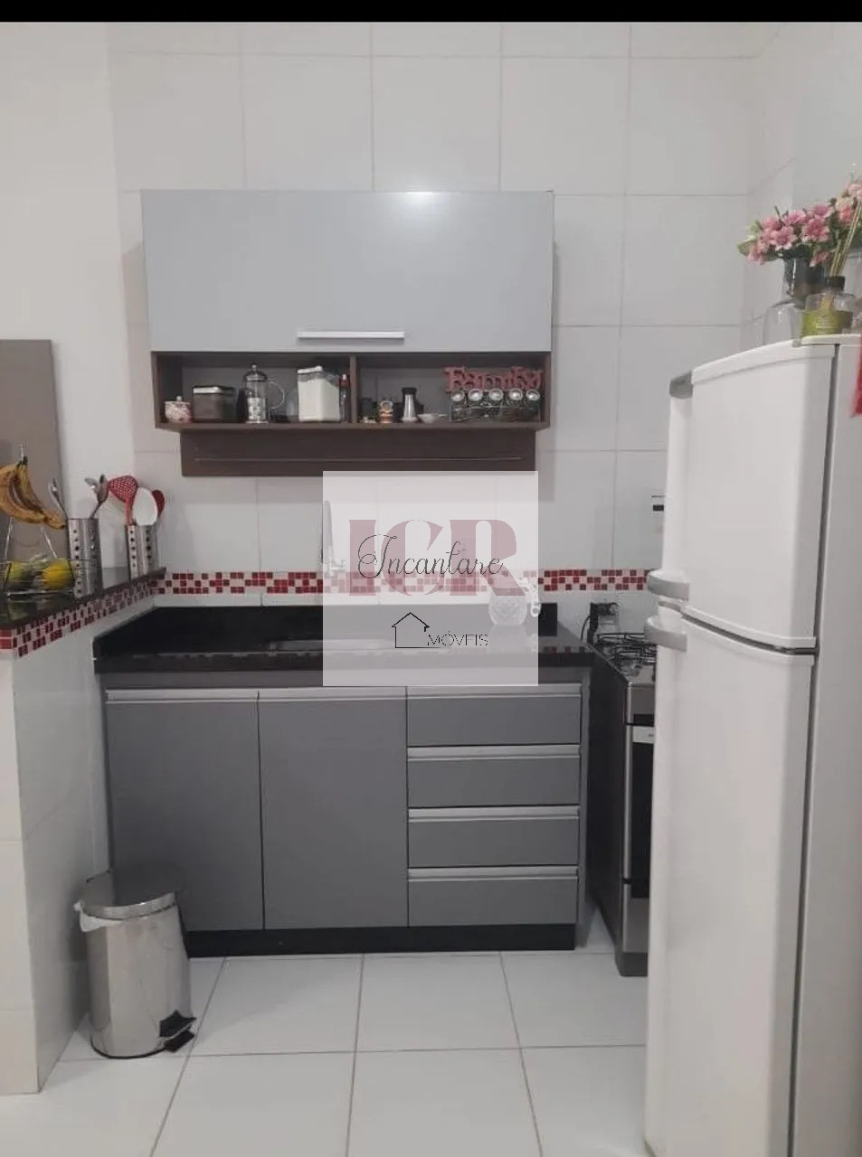 Casa à venda com 2 quartos, 75m² - Foto 1