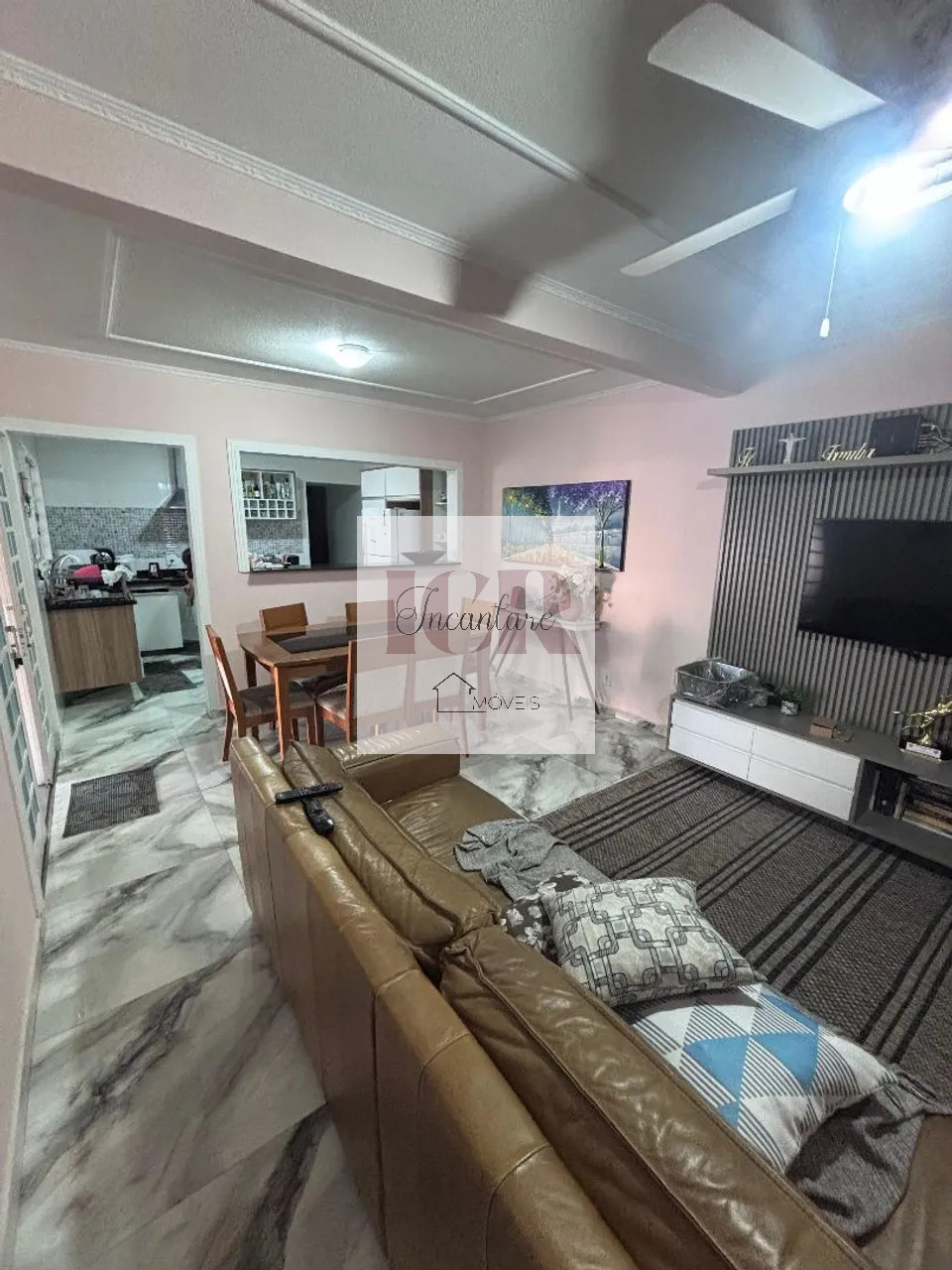 Casa à venda com 3 quartos, 150m² - Foto 2