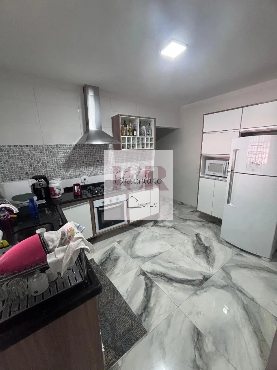 Casa à venda com 3 quartos, 150m² - Foto 1