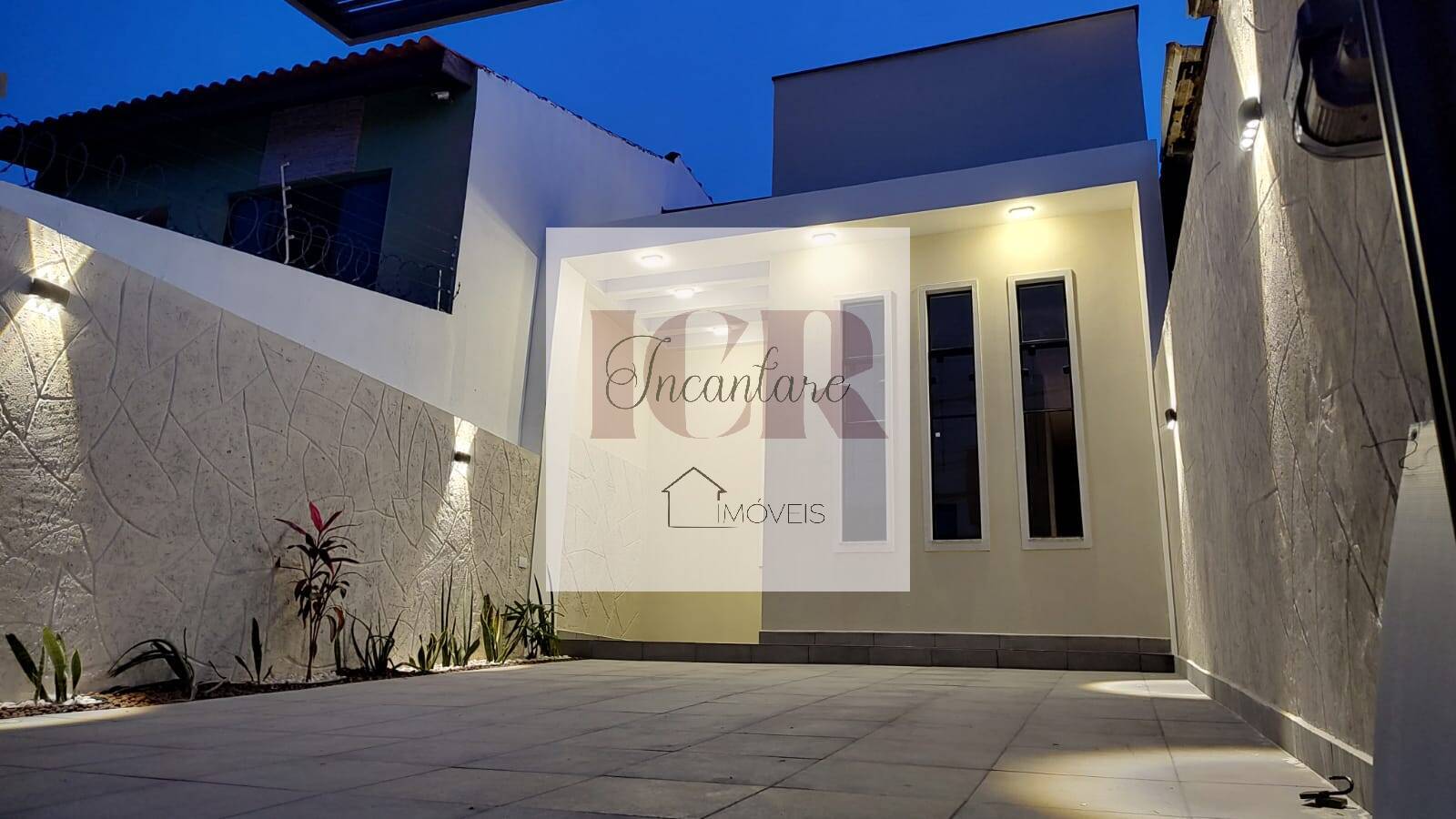 Casa à venda com 2 quartos, 70m² - Foto 2
