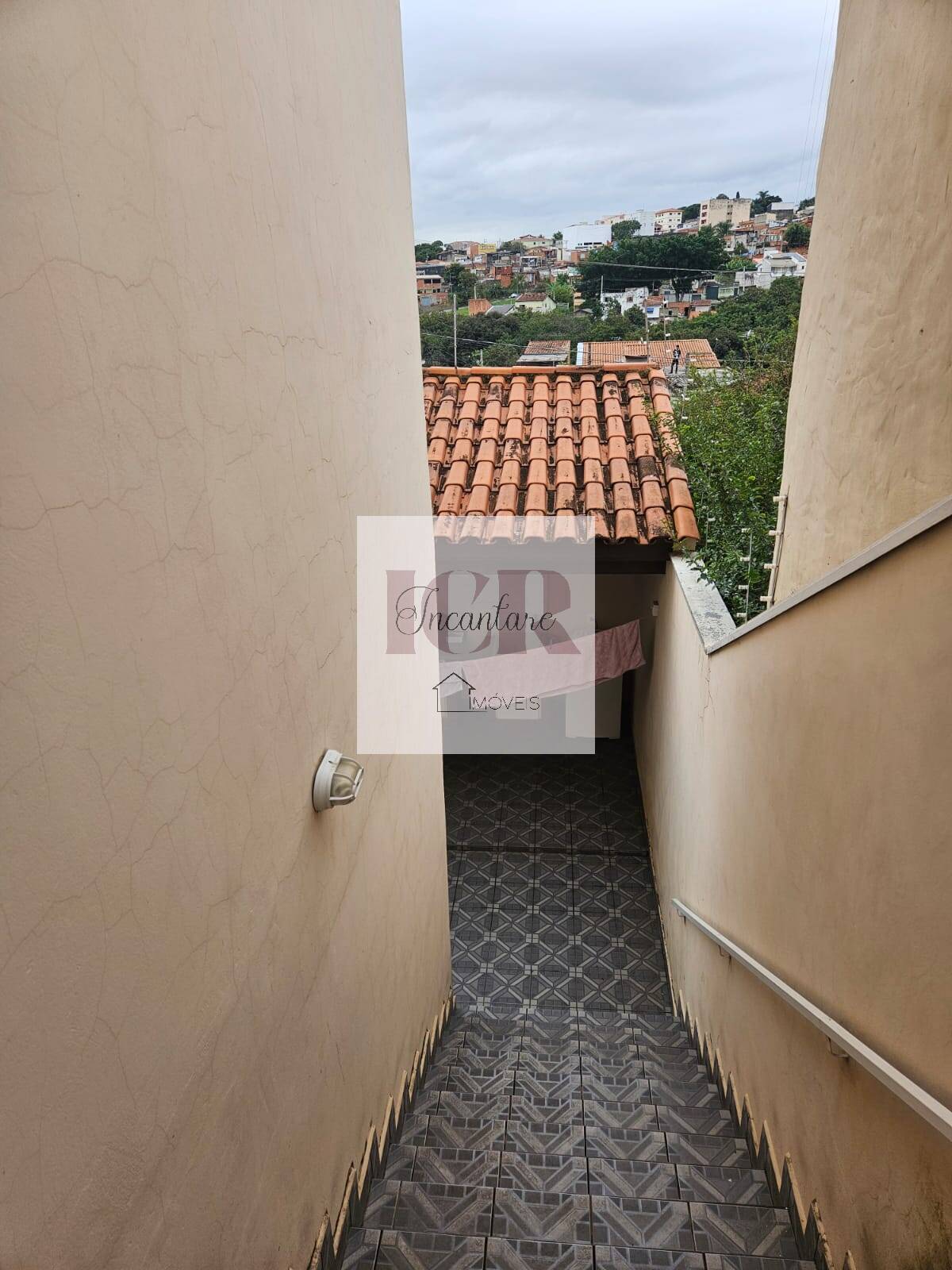 Casa à venda com 3 quartos, 205m² - Foto 2