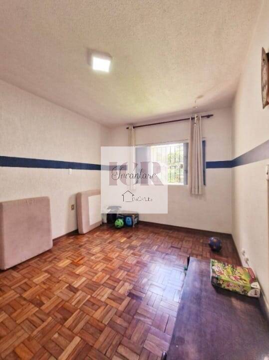 Casa à venda com 5 quartos, 190m² - Foto 7