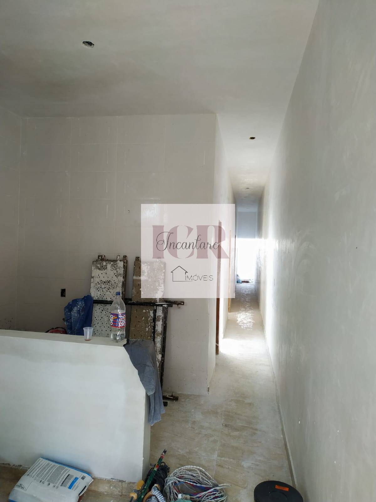 Casa à venda com 2 quartos, 61m² - Foto 4