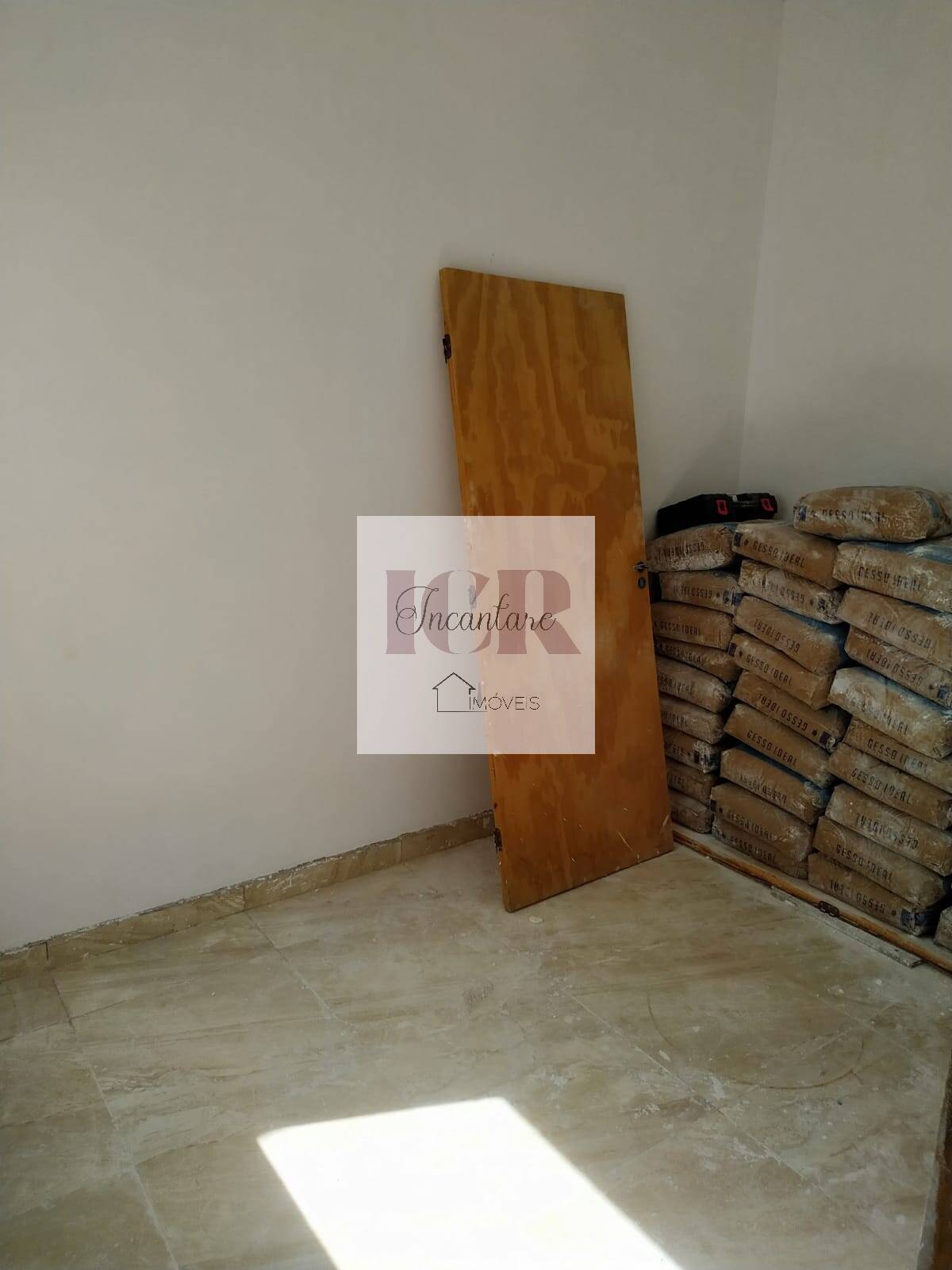 Casa à venda com 2 quartos, 61m² - Foto 12
