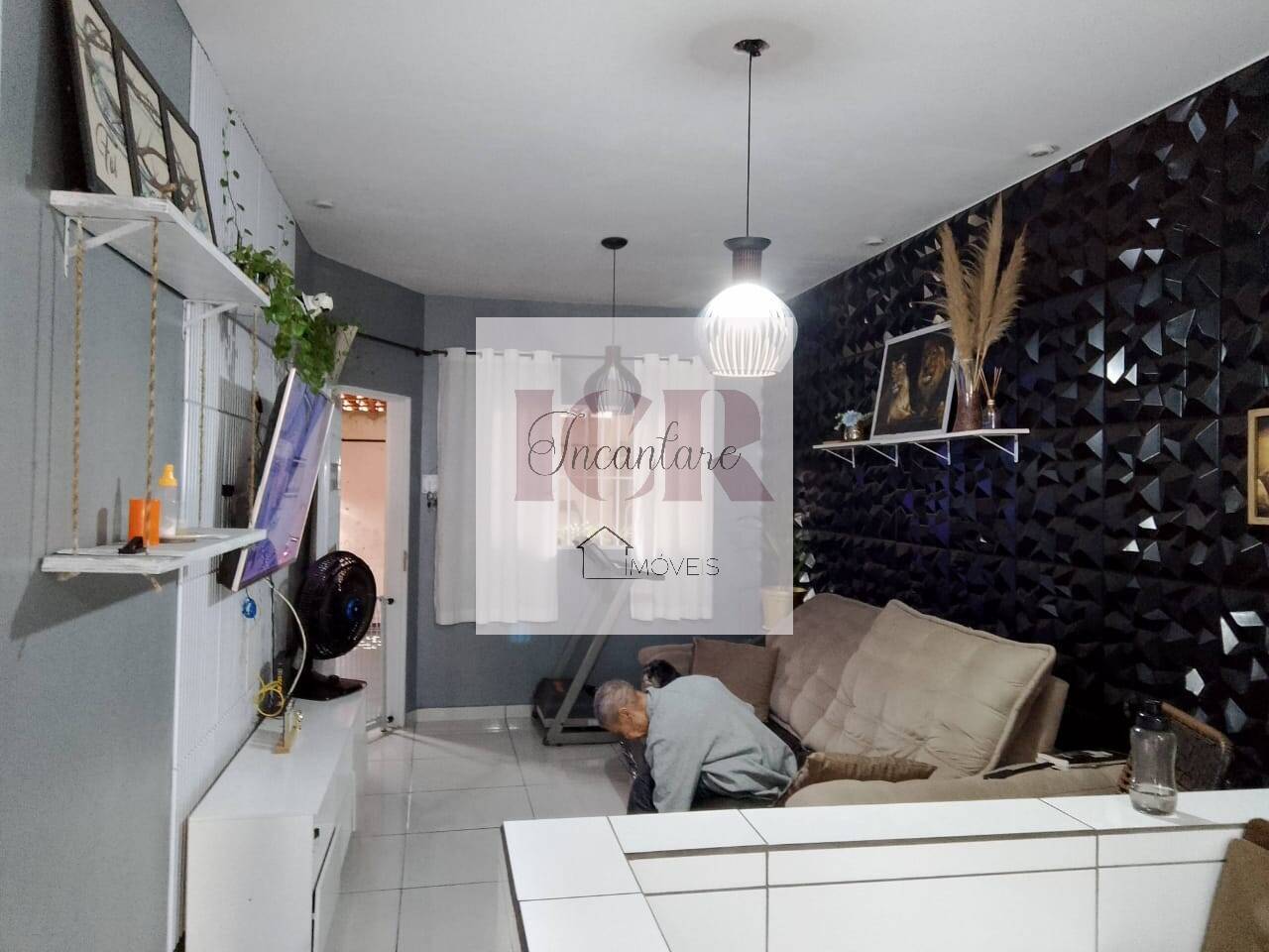 Casa à venda com 2 quartos, 120m² - Foto 2