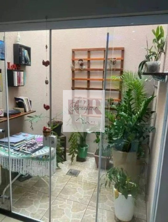 Casa à venda com 2 quartos, 110m² - Foto 4