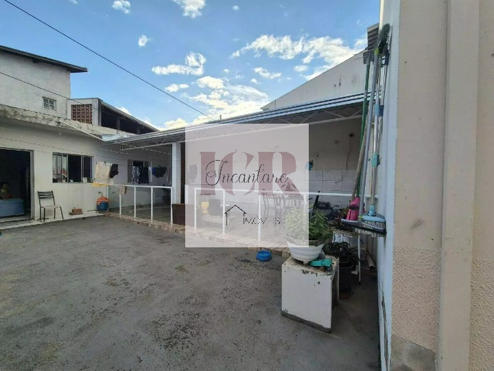 Casa à venda com 4 quartos, 290m² - Foto 27