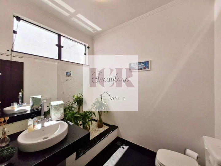 Casa à venda com 4 quartos, 210m² - Foto 14