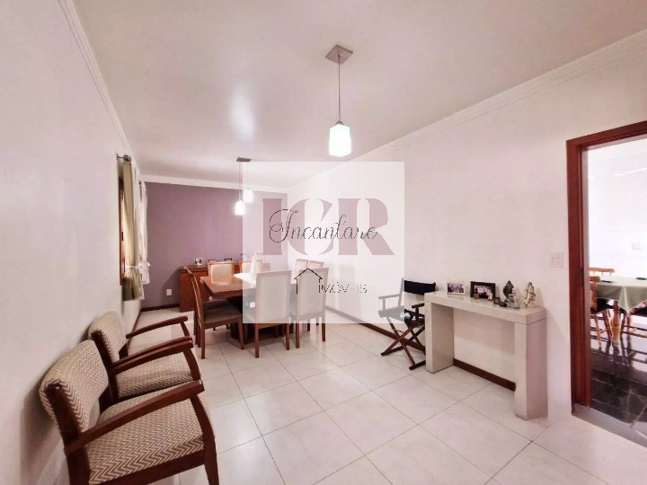 Casa à venda com 4 quartos, 210m² - Foto 5