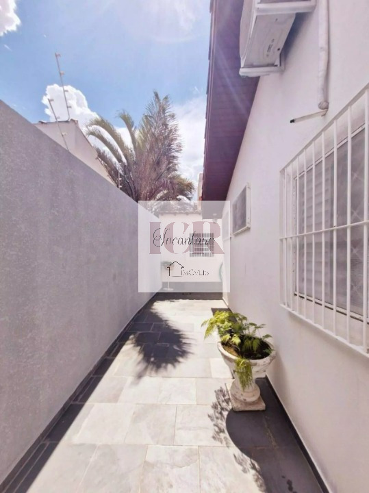 Casa à venda com 4 quartos, 210m² - Foto 22
