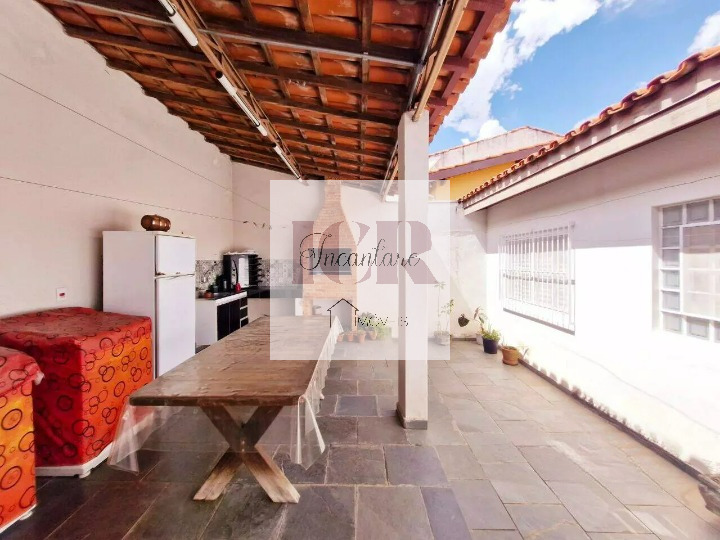 Casa à venda com 4 quartos, 210m² - Foto 28