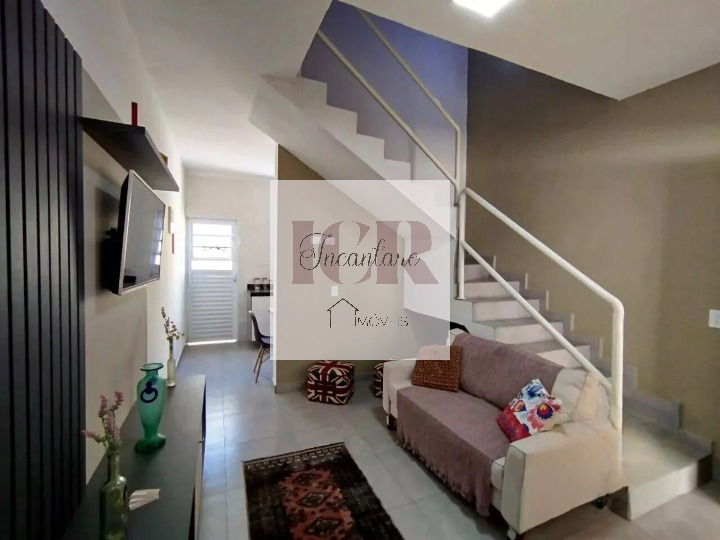Casa à venda com 2 quartos, 75m² - Foto 1