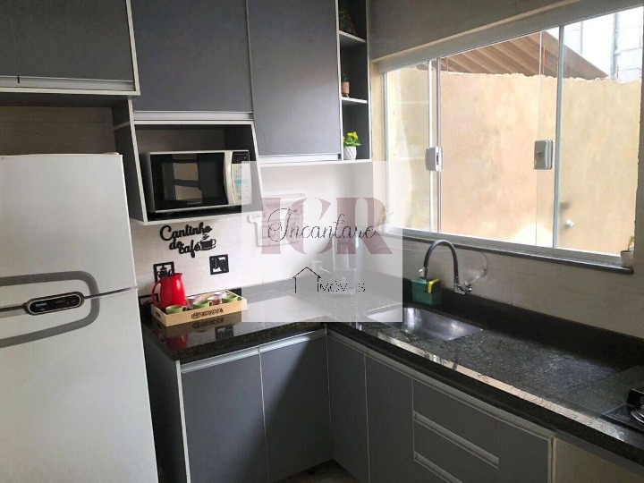 Casa à venda com 2 quartos, 60m² - Foto 1