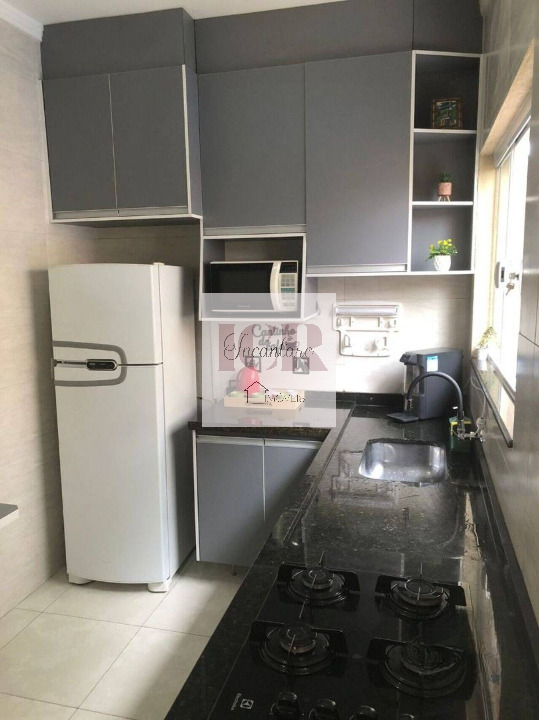 Casa à venda com 2 quartos, 60m² - Foto 3