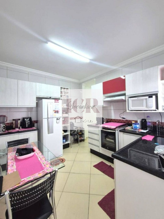 Casa, 3 quartos, 143 m² - Foto 1