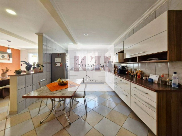 Casa, 3 quartos, 230 m² - Foto 6